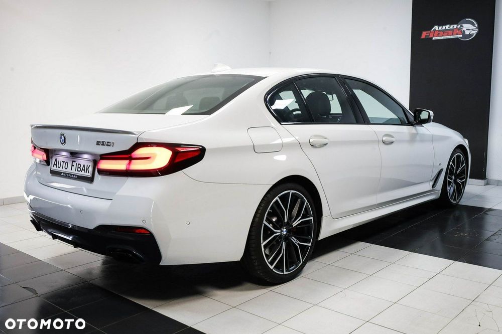 BMW Seria 5 530i mHEV M Sport sport - 10
