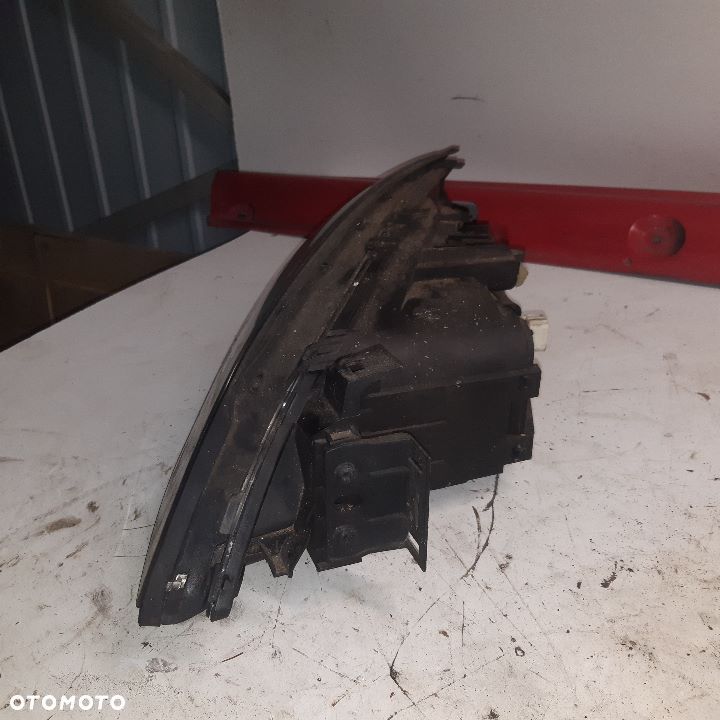 lampa przednia prawa Mondeo MK3 - 3
