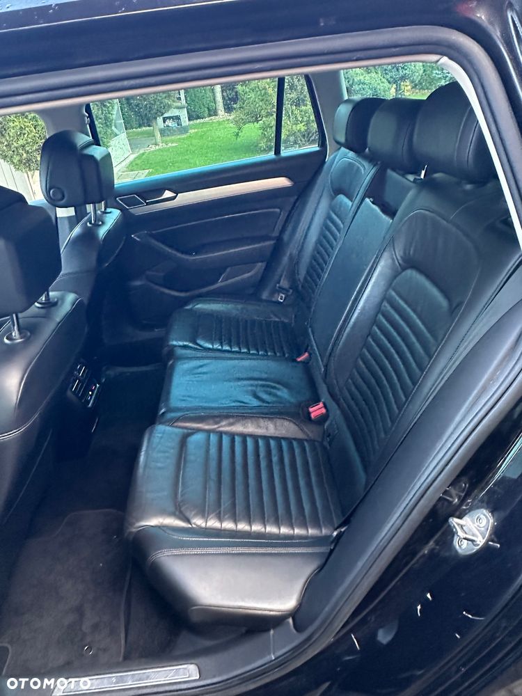 Volkswagen Passat 2.0 TDI SCR 4Mot DSG Highline - 27