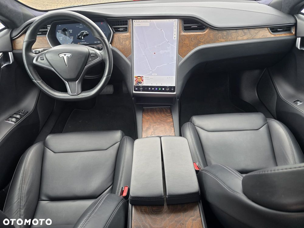 Tesla Model S - 16