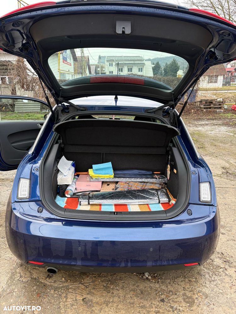 Audi A1 1.6 TDI Ambition - 11