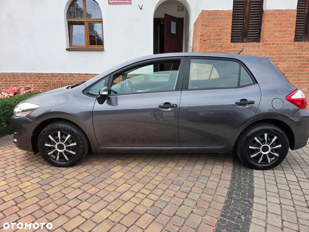 Toyota Auris - 11