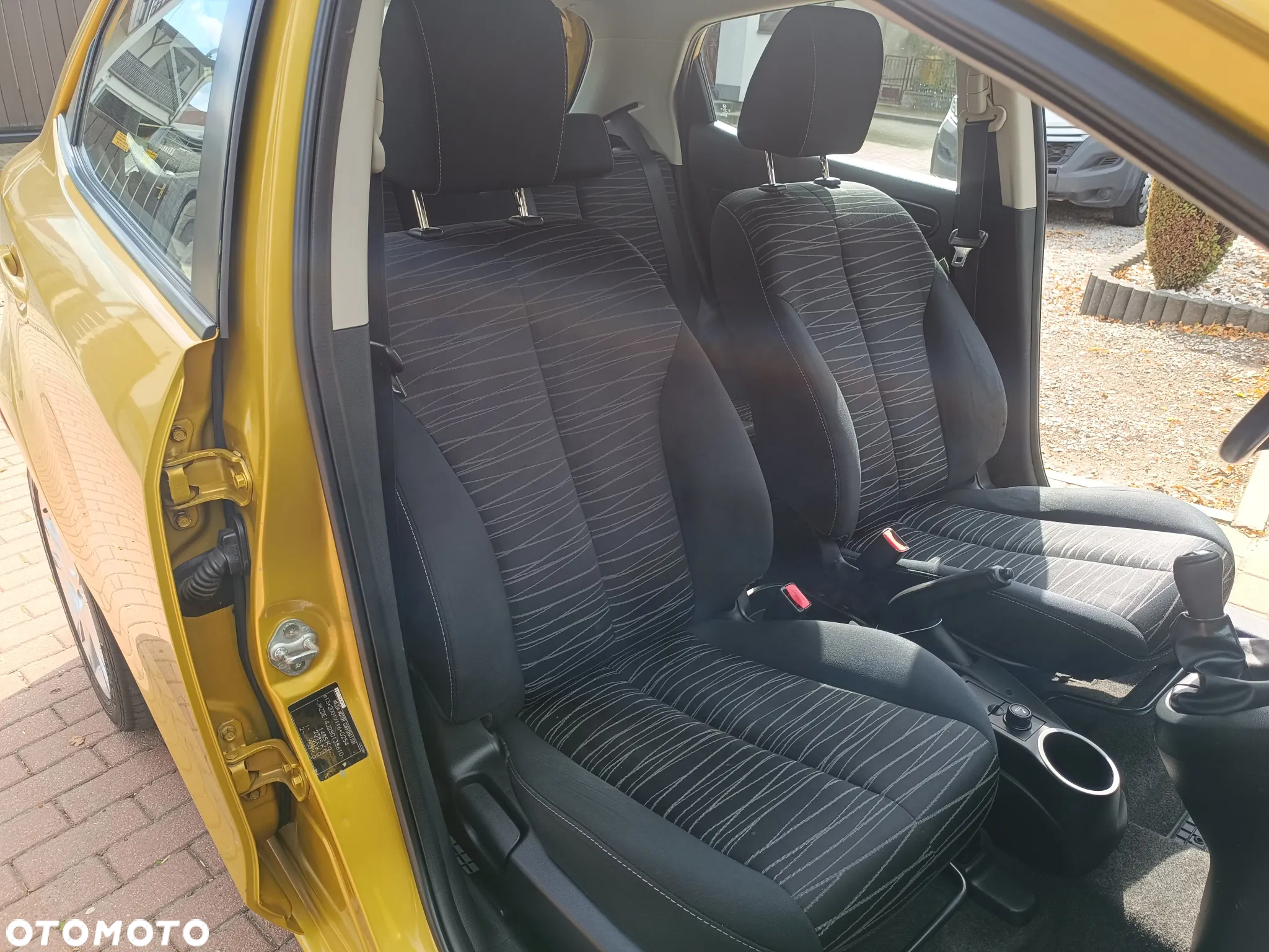 Mazda 2 - 11
