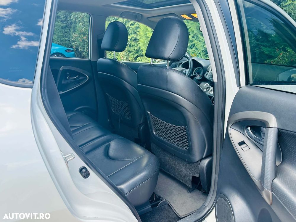 Toyota RAV4 2.2 D-4D 4x4 Executive - 10