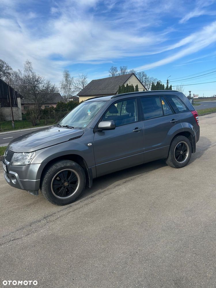 Suzuki Grand Vitara 2.0 Comfort - 2