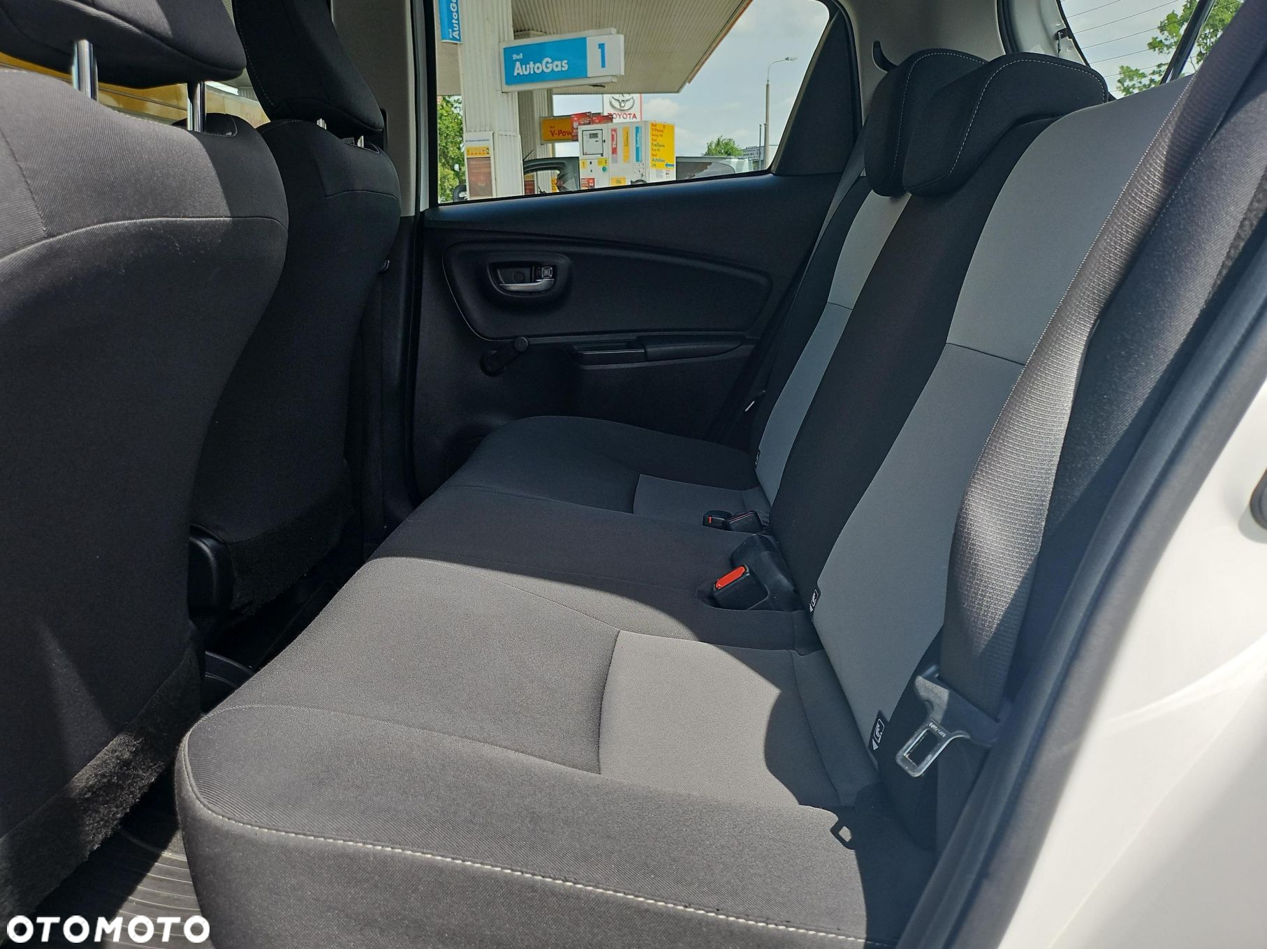 Toyota Yaris - 12