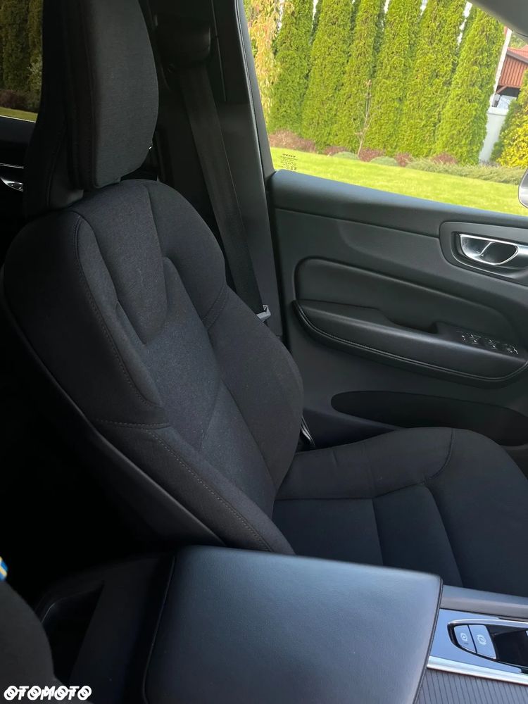 Volvo XC 60 B4 D AWD Geartronic Momentum Pro - 18