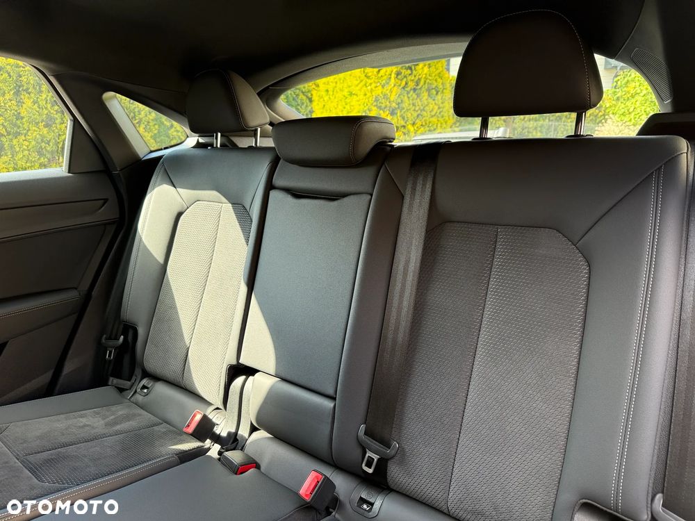 Audi Q3 Sportback 40 TDI quattro S tronic S line - 32
