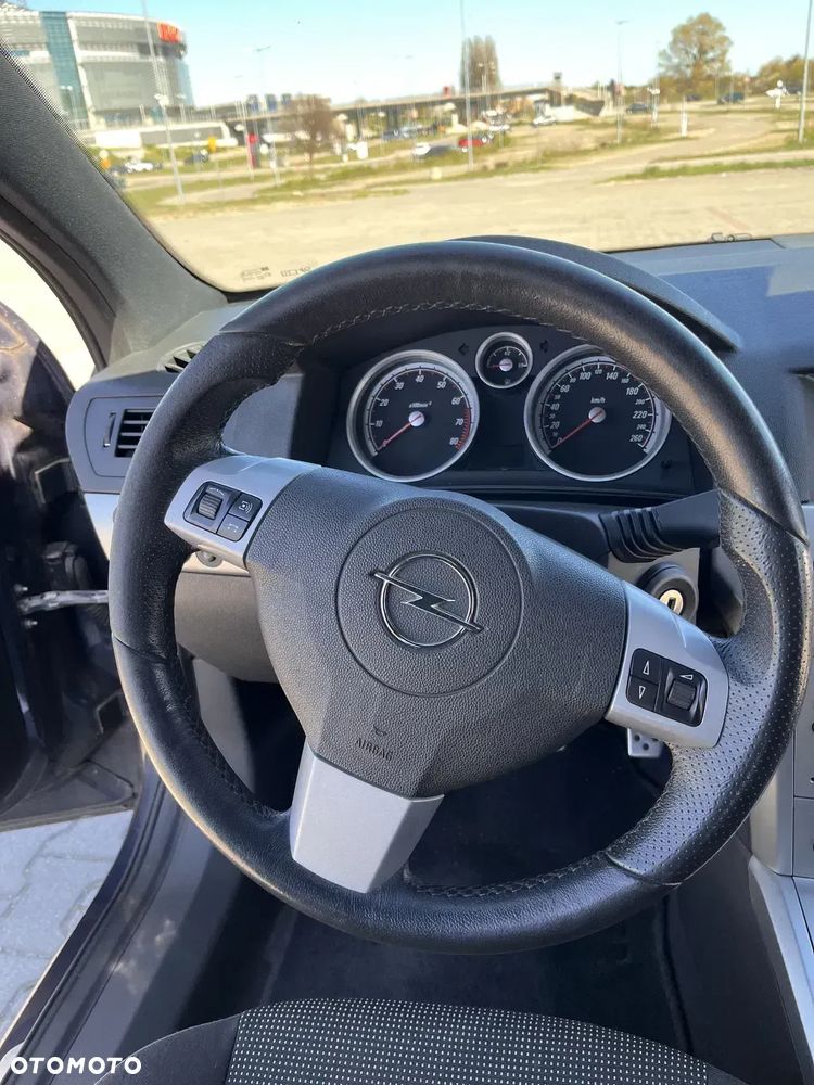 Opel Astra 1.6 Sport - 17