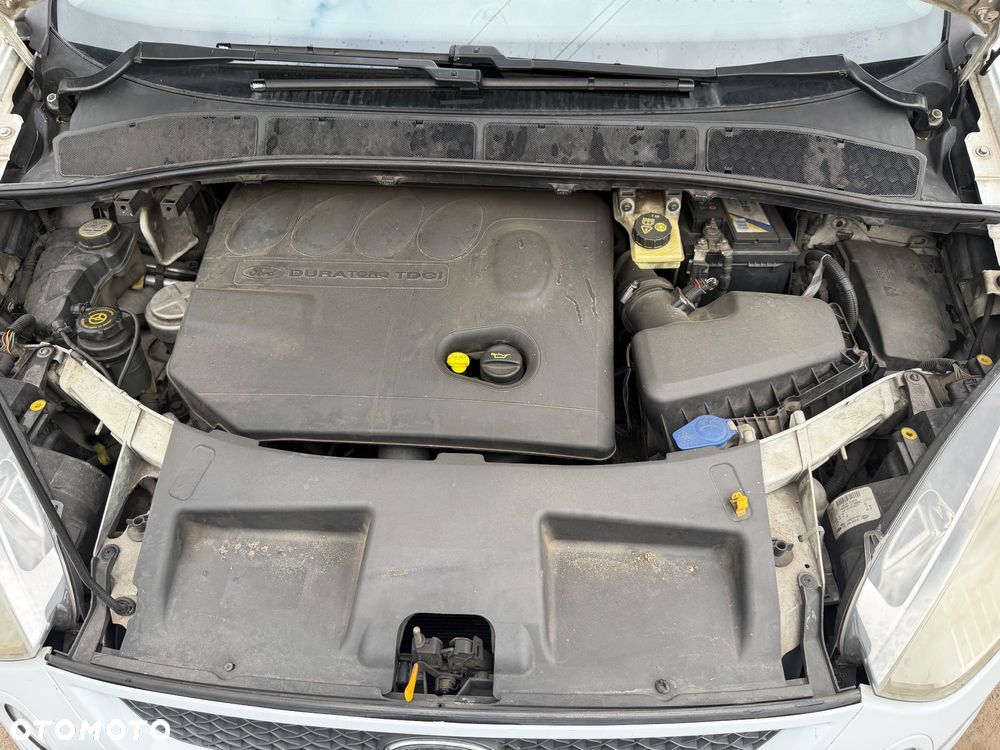 Ford S-Max - 13