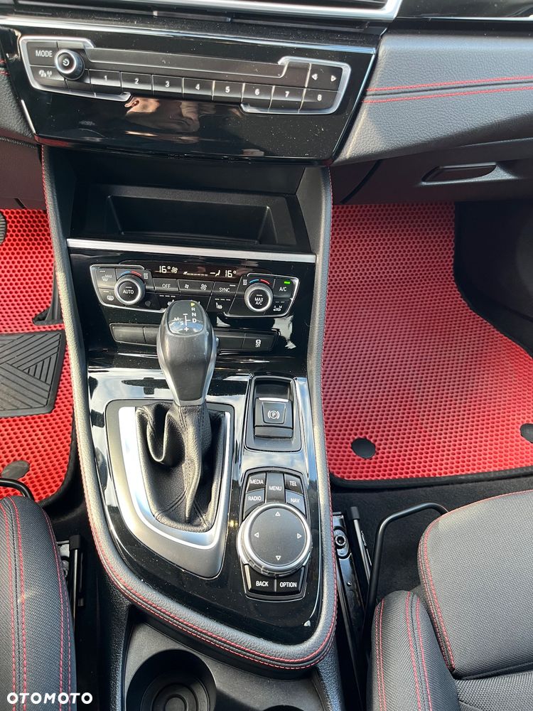 BMW Seria 2 218d Sport-Aut Sport Line - 14