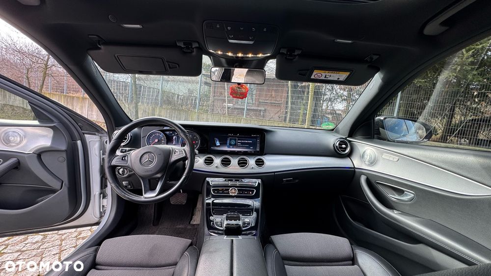 Mercedes-Benz Klasa E 220 d 9G-TRONIC - 19
