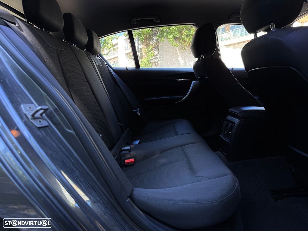 BMW 116 d EfficientDynamics — fotografia 8