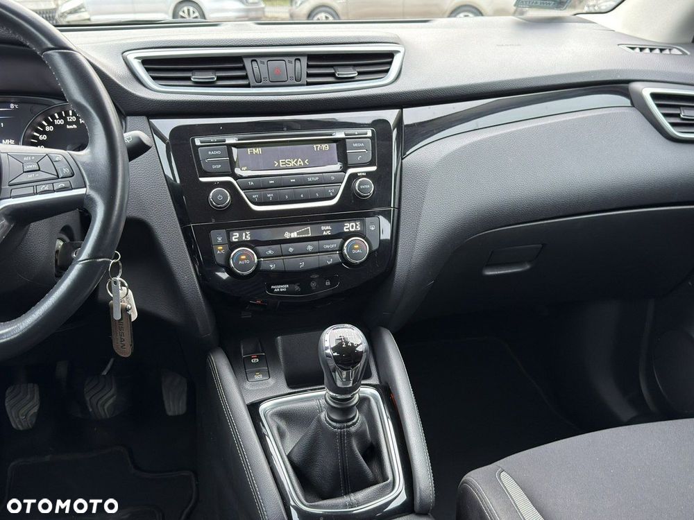 Nissan Qashqai - 25