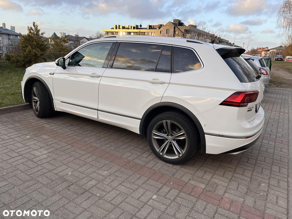 Volkswagen Tiguan - 1
