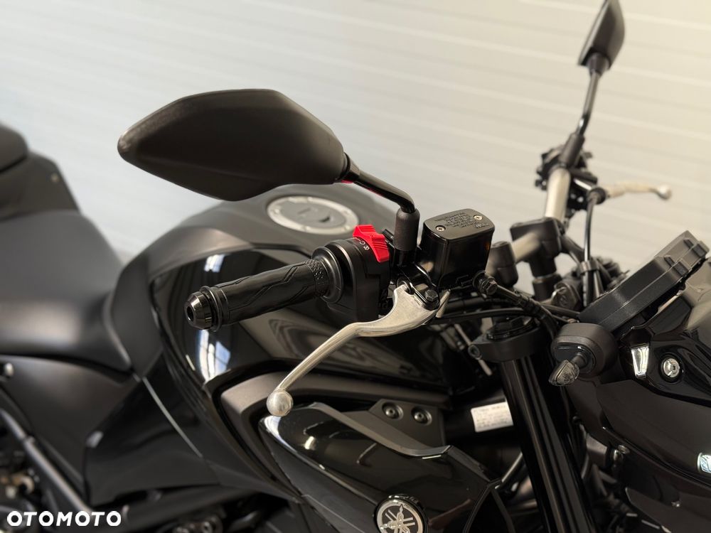 Yamaha MT - 12