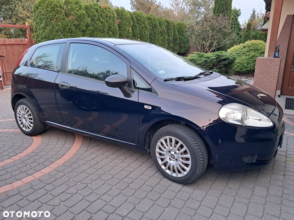 Fiat Grande Punto 2009 photo 3
