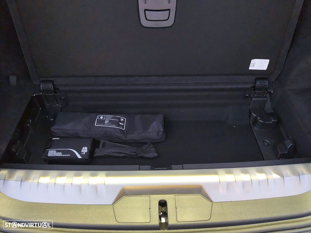 BMW 330 e Pack Desportivo M Pro Auto - 39