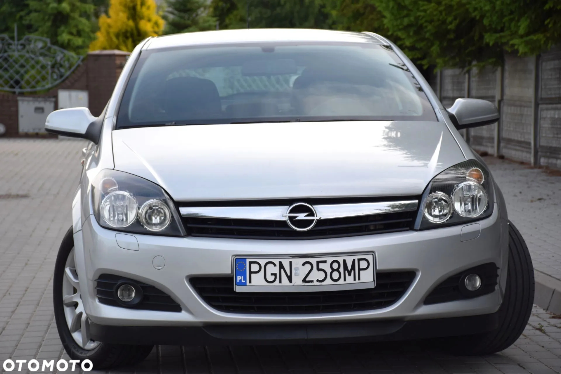Opel Astra III GTC 1.6 Cosmo - 5