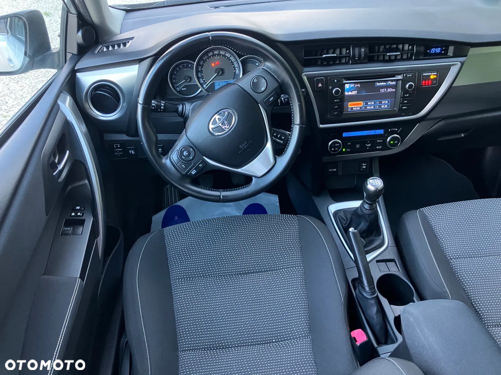 Toyota Auris 1.6 Prestige - 33
