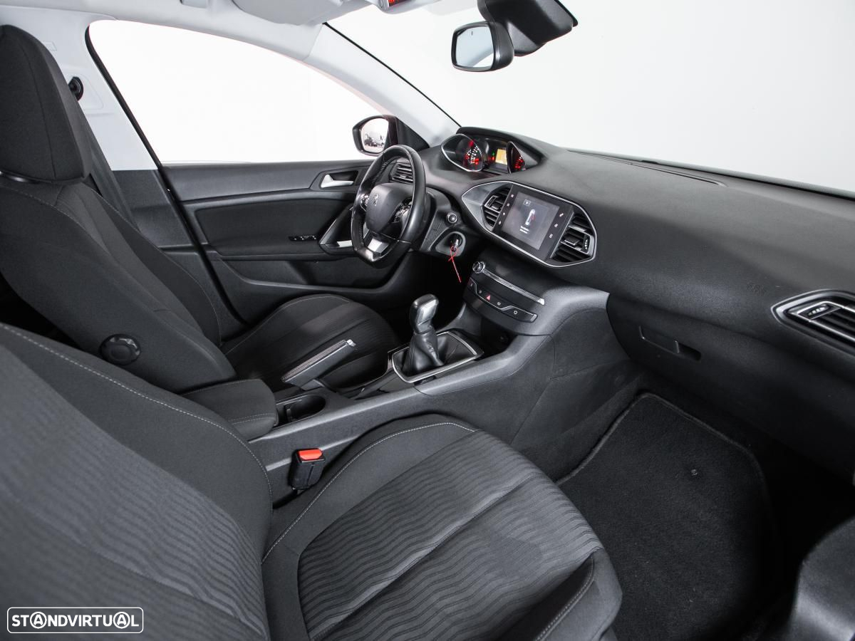 Peugeot 308 SW - 11