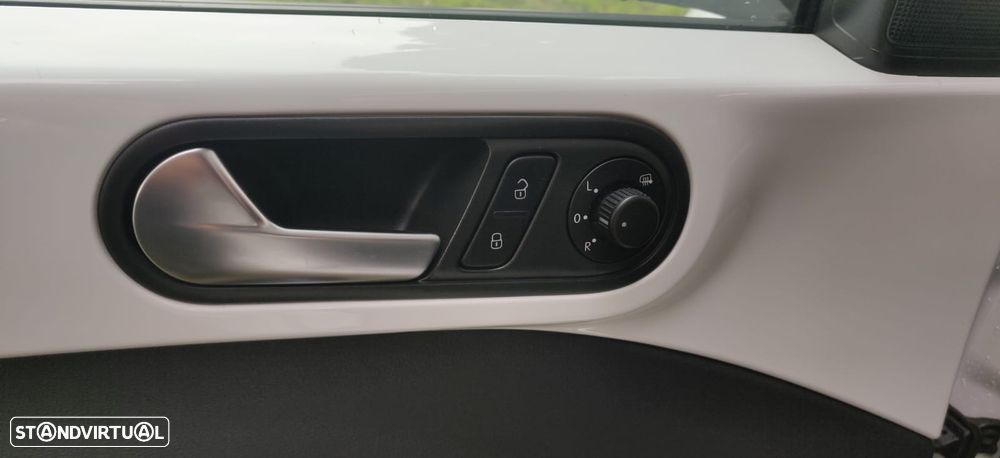 VW New Beetle 2.0 TSI Sport DSG - 24