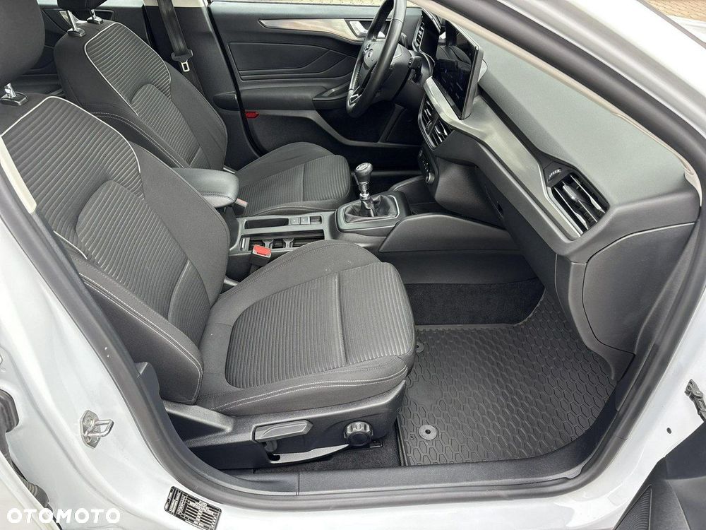 Ford Focus 1.0 EcoBoost Titanium - 18