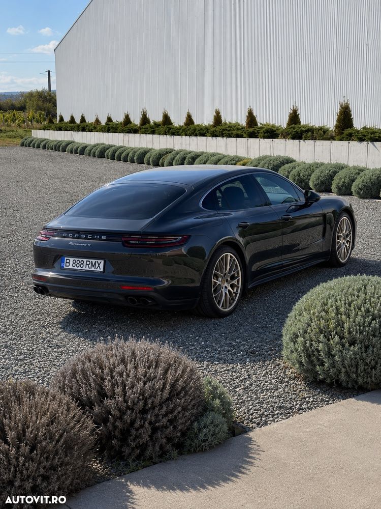 Porsche Panamera 4 - 6