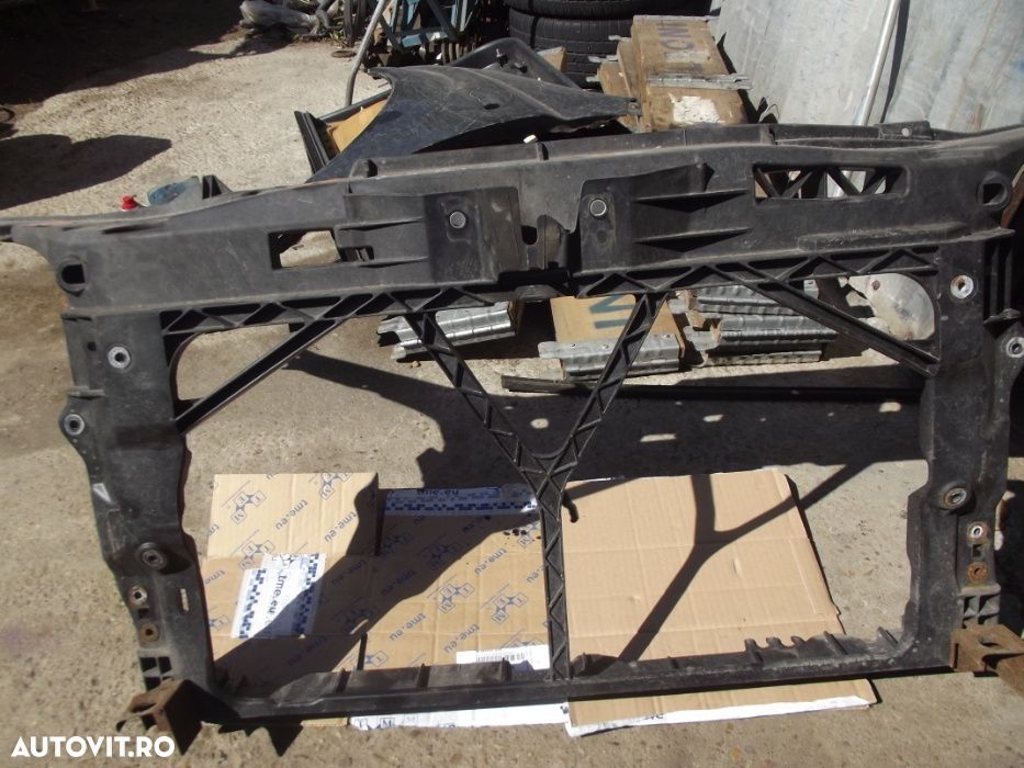 Tregher Toyota Yaris 2005-2011 calandru tregher dezmembrez Yaris 1.4d - 1