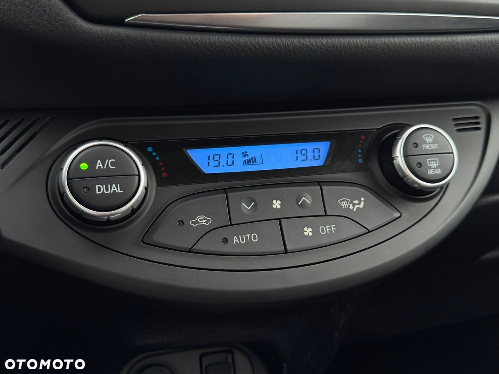 Toyota Yaris - 33