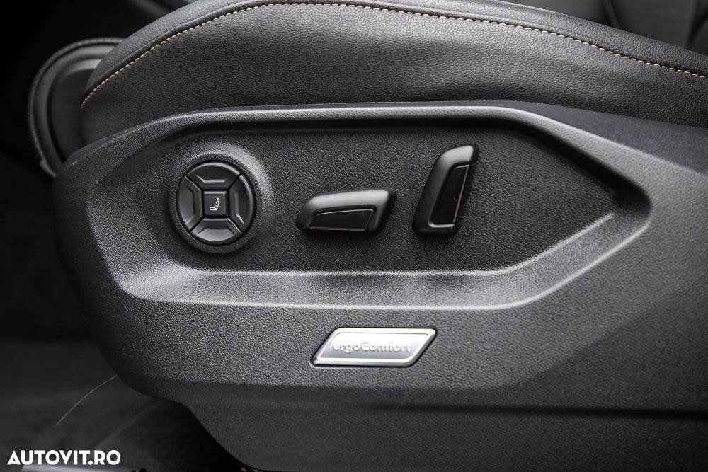 Volkswagen Touareg 3.0 V6 e-Hybrid 4Motion Aut. R - 33