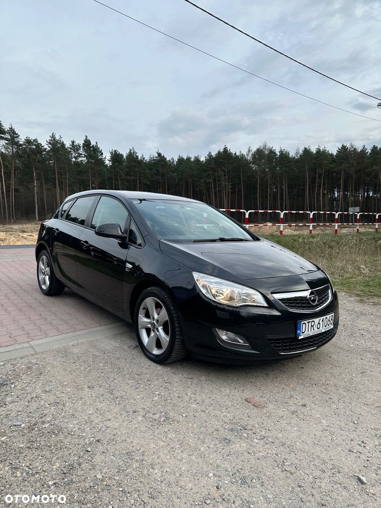 Opel Astra 1.4 150 Jahre - 3