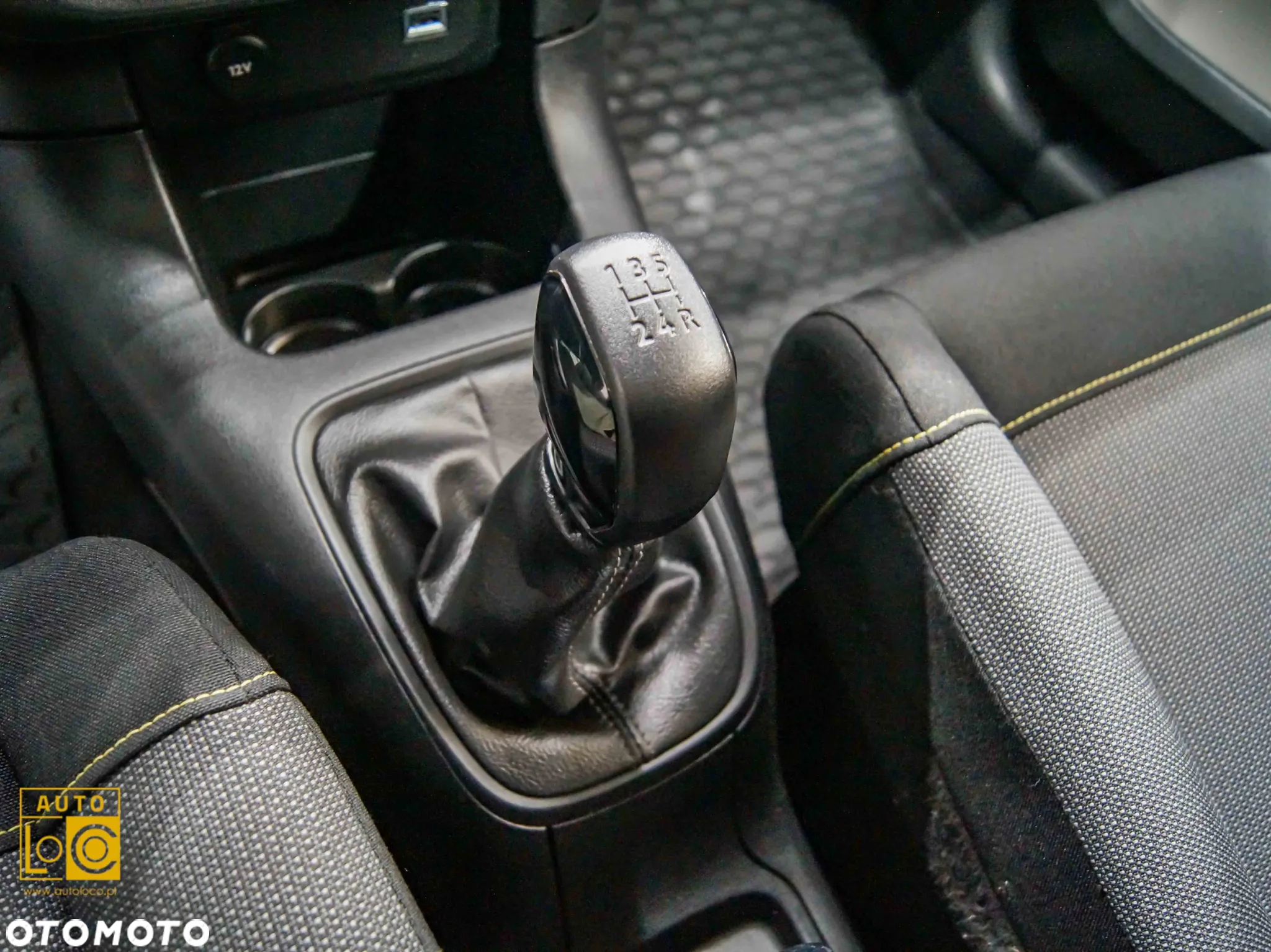 Citroën C3 1.2 PureTech Shine - 25