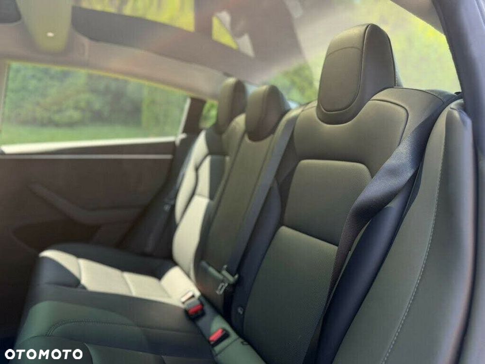 Tesla Model 3 - 13