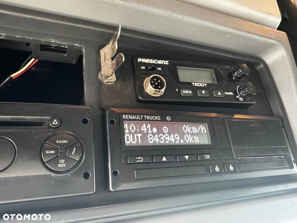Renault T460 Sleeper Cab - 9