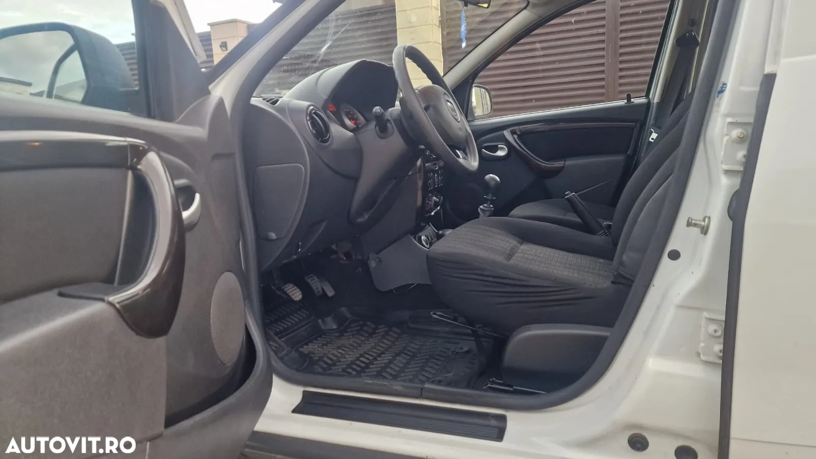 Dacia Duster 1.6 4x4 Ambiance - 9