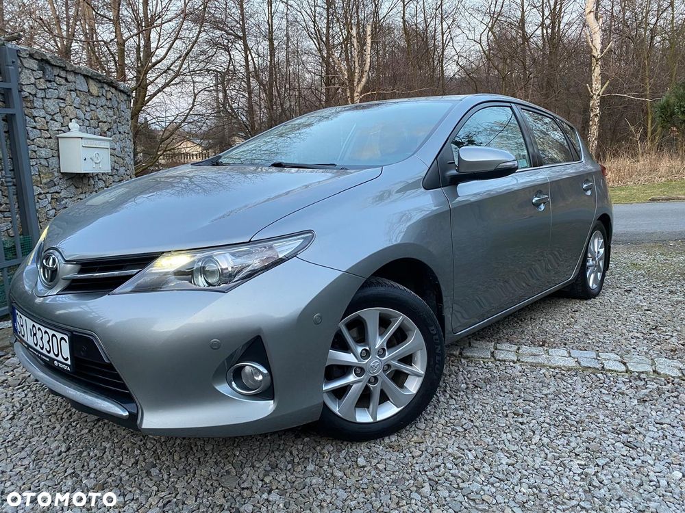 Toyota Auris 1.6 Premium - 1