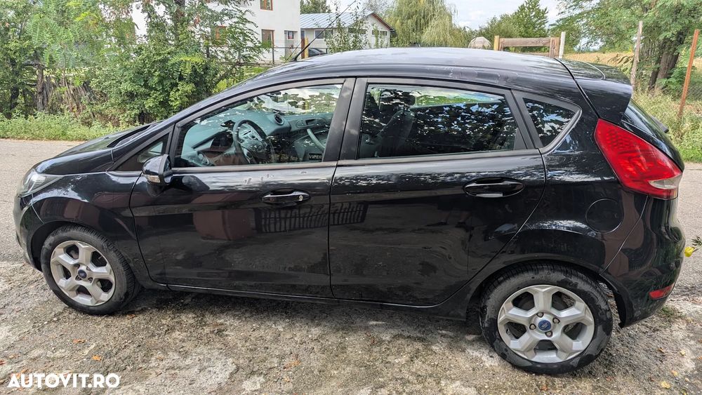 Ford Fiesta 1.25i Ambiente - 1