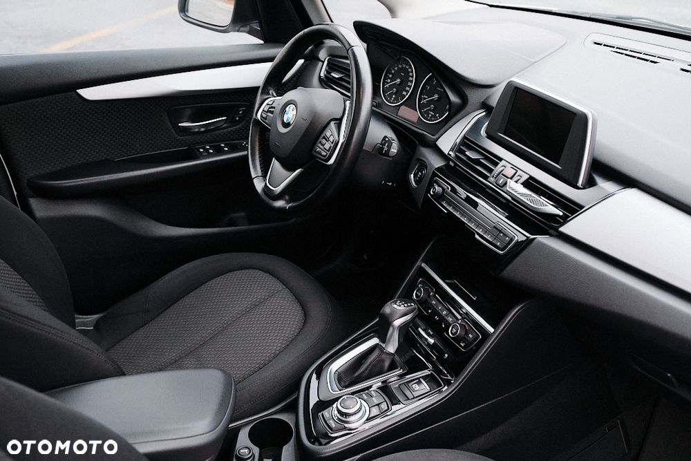 BMW Seria 2 218i - 34
