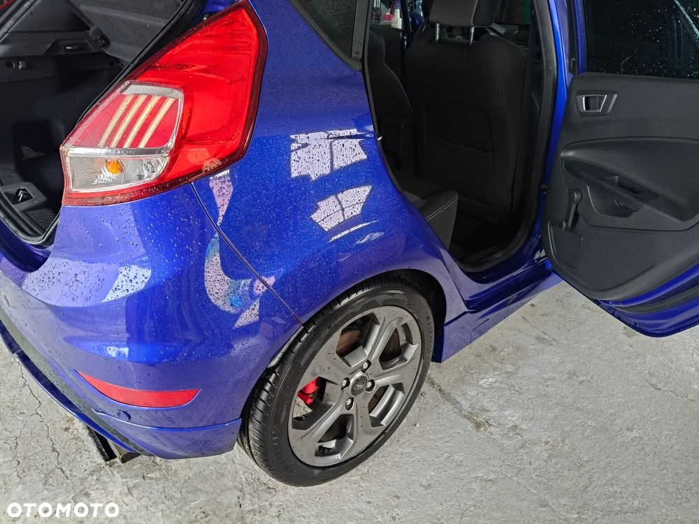 Ford Fiesta 1.6 EcoBoost ST - 13