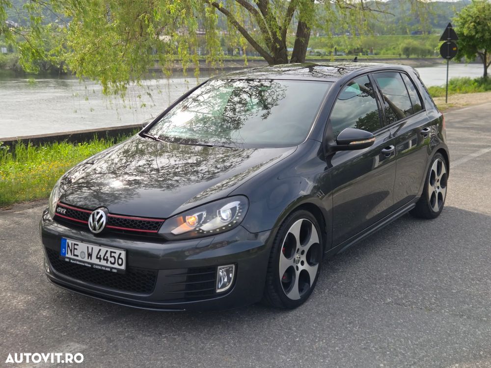 Volkswagen Golf 2.0 GTI - 11