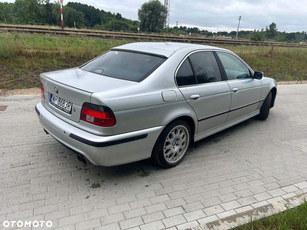BMW Seria 5 523i - 6