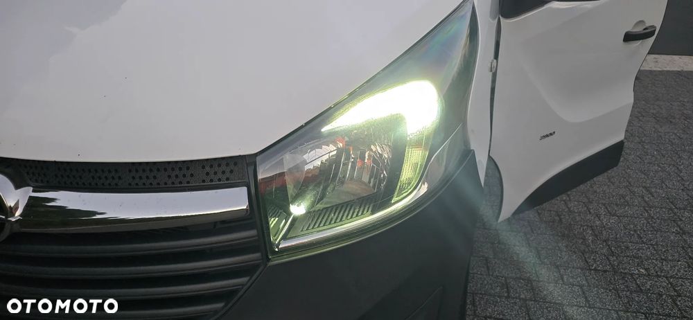 Opel Vivaro - 32