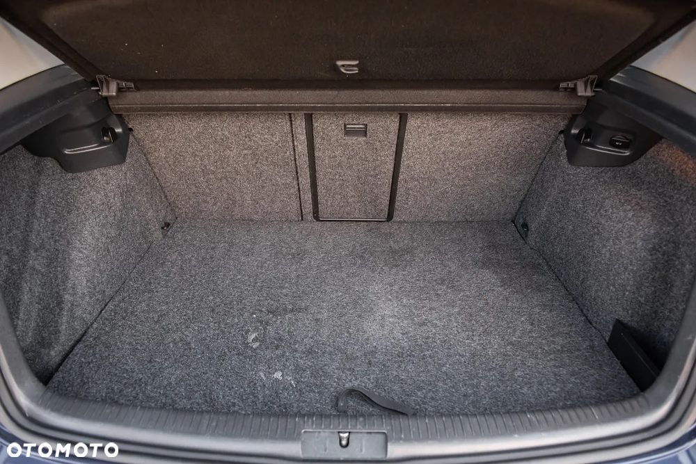Volkswagen Golf - 24