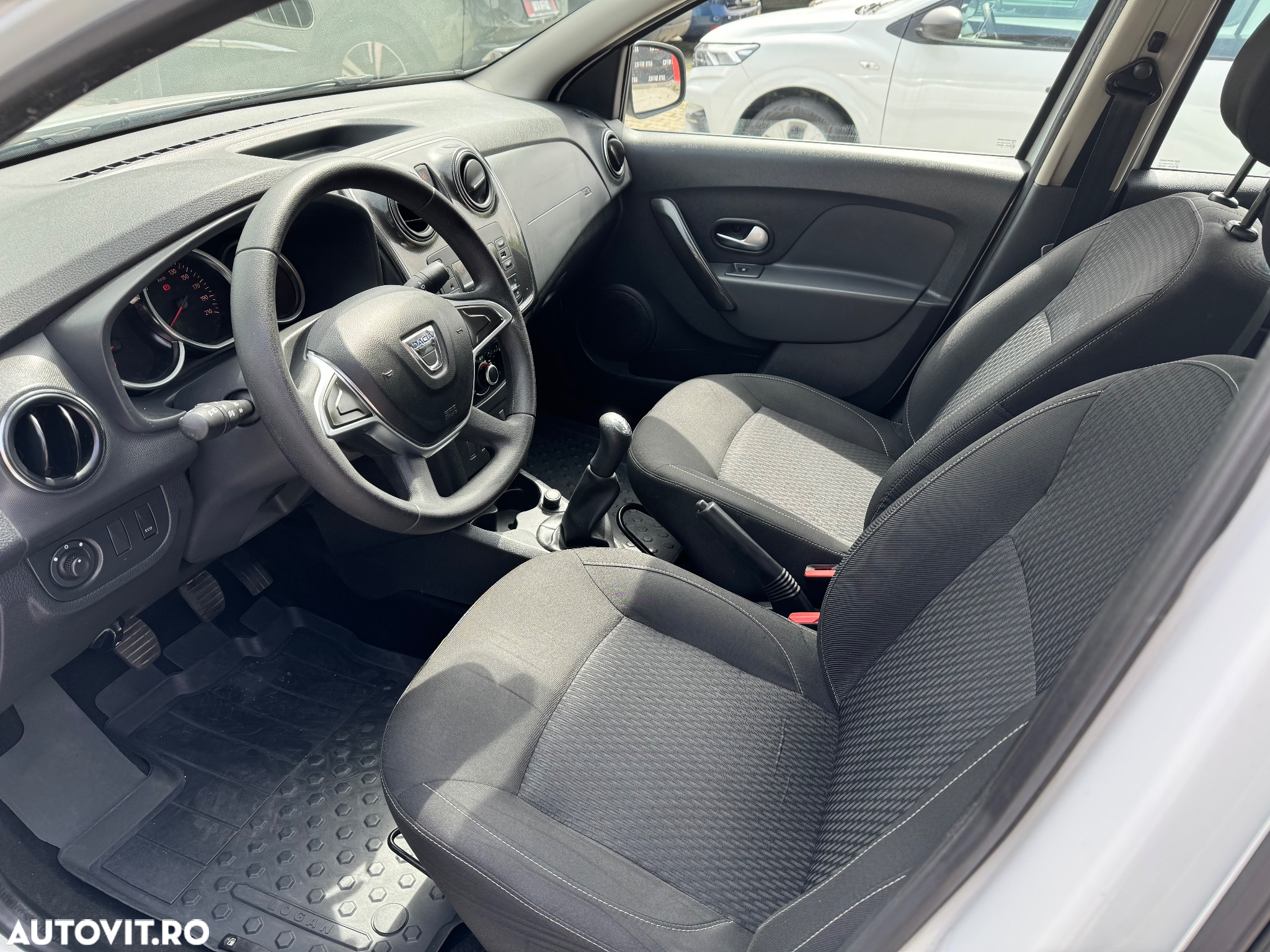 Dacia Logan 1.0 SCe Laureate - 6