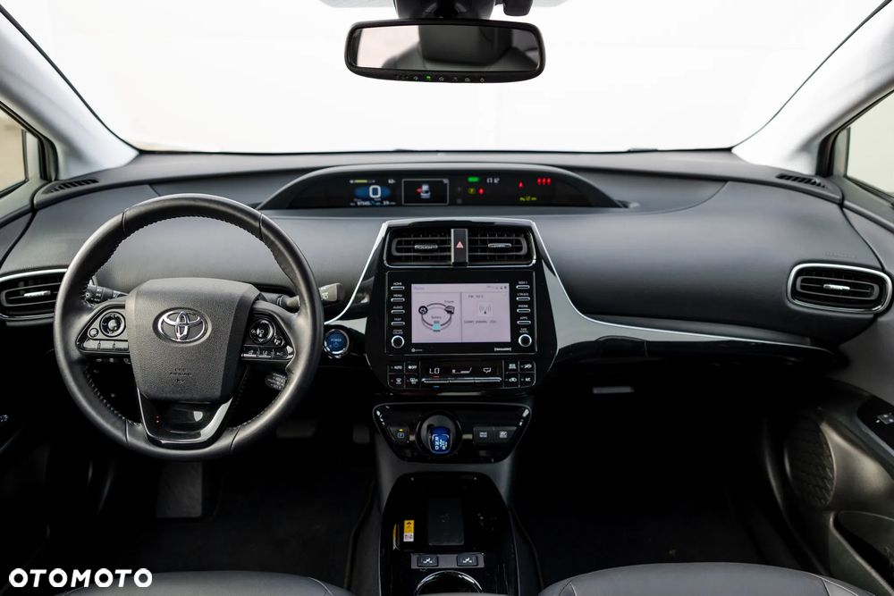 Toyota Prius (Hybrid) Executive - 21