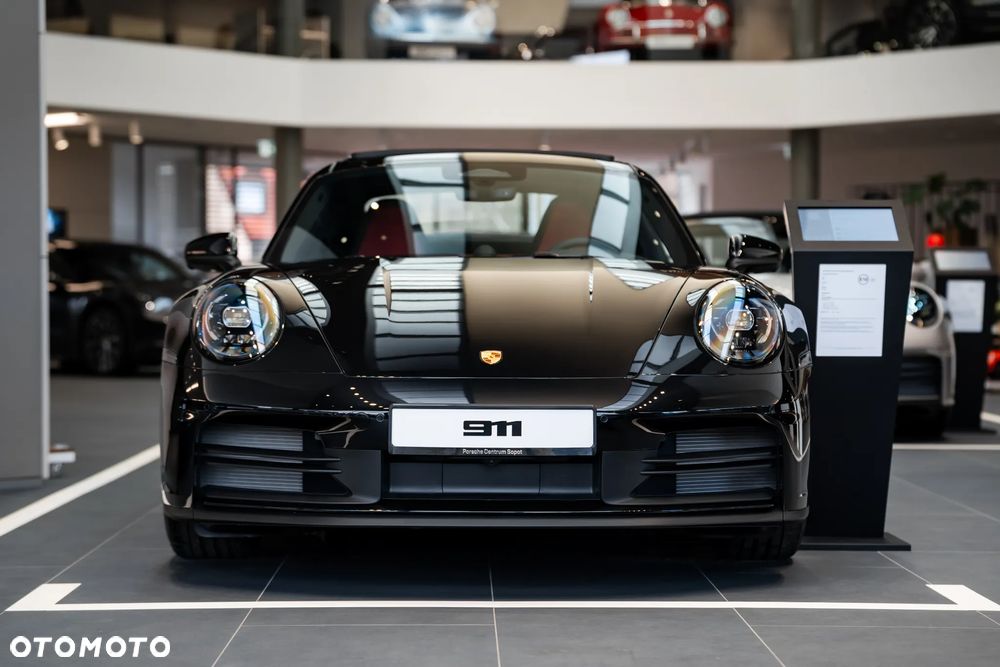 Porsche 911 Carrera - 4