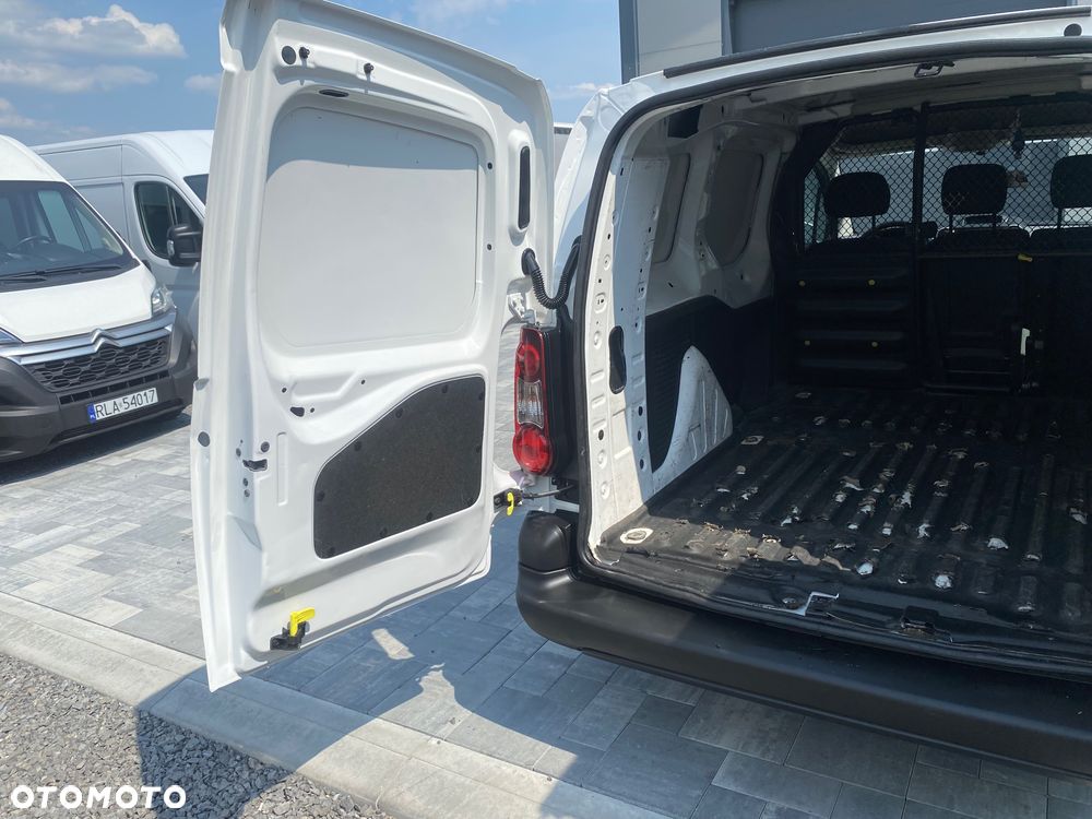 Citroën BERLINGO 1.6 HDI, MAX długi, 3-osobowy, klimatyzacja, zakupiony w salonie w Rzeszowie Bezwypadkowy serwisowany - 14