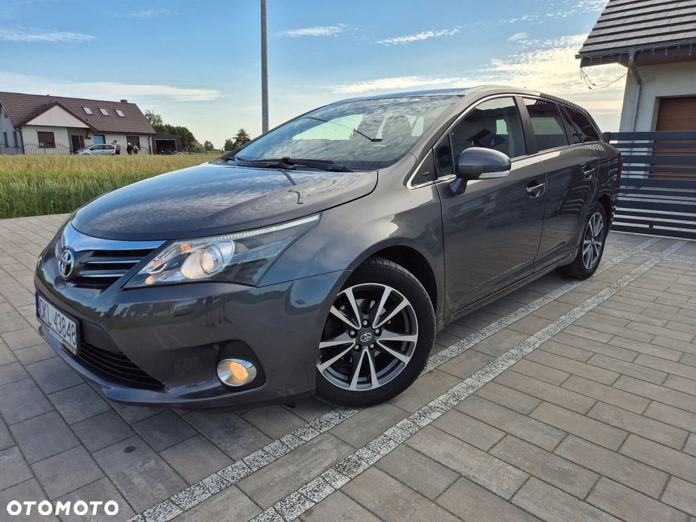 Toyota Avensis - 1