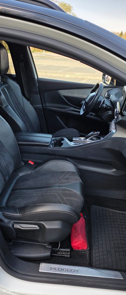 Peugeot 5008 PureTech 130 EAT8 Stop & Start GT - 8